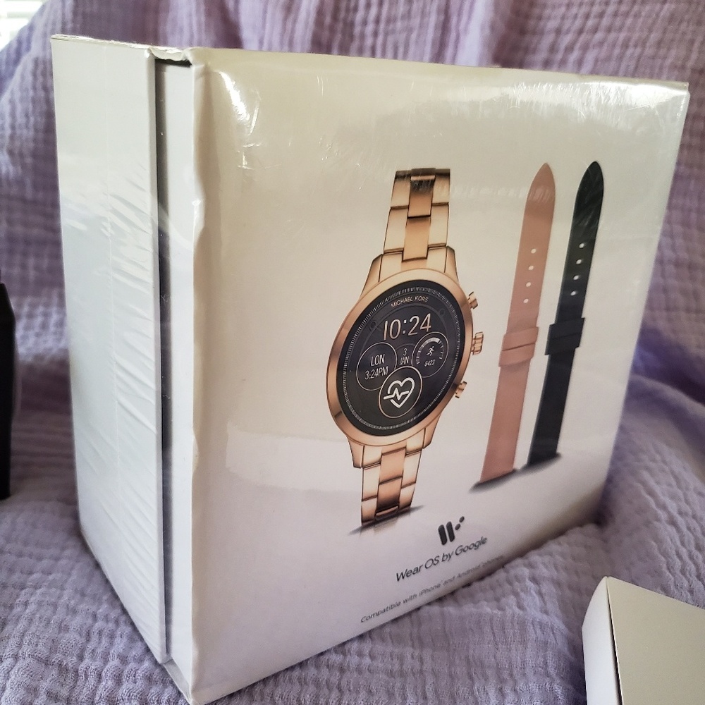 Michael Kors Access Runway Smartwatch Set
